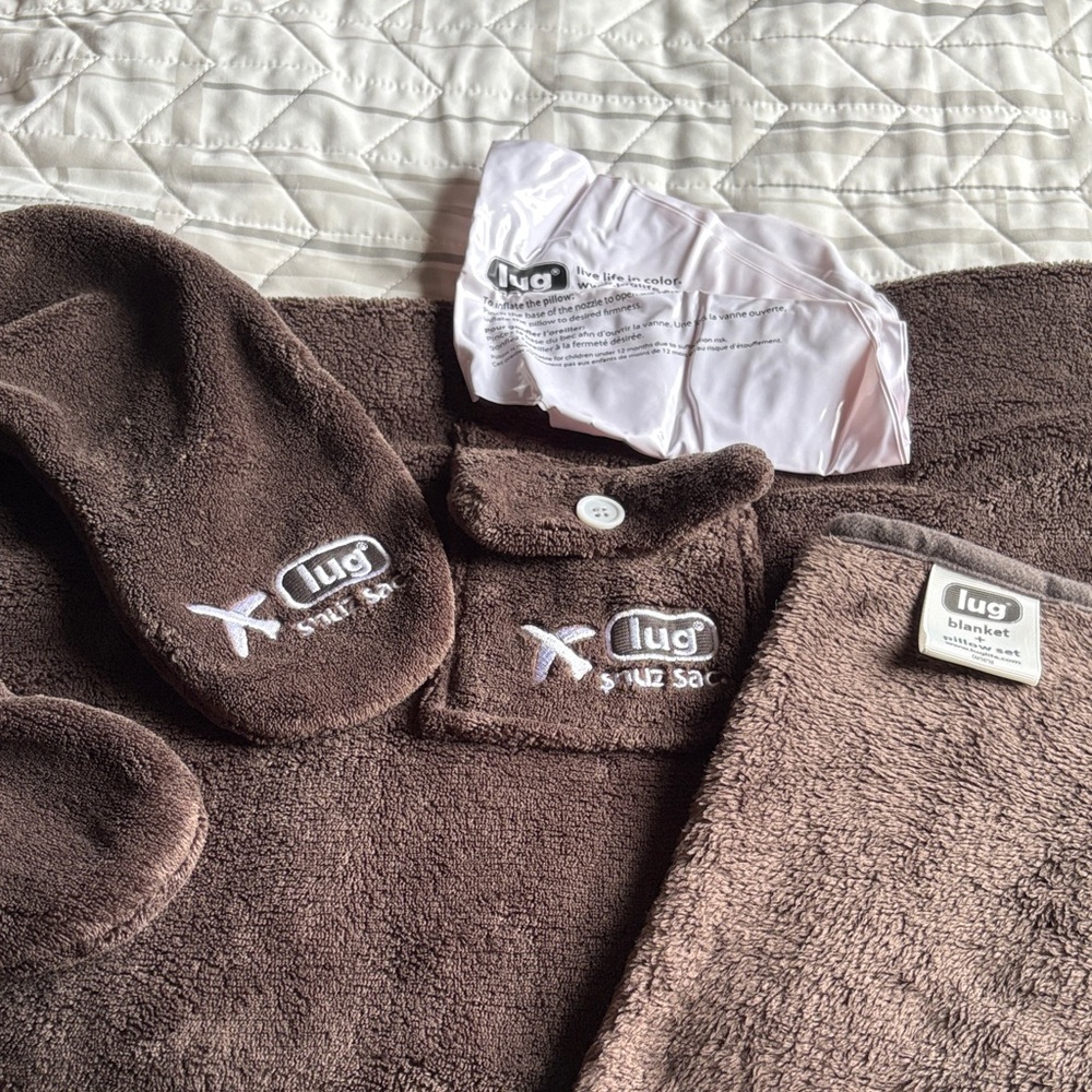 Lug Snuz Chocolate Brown Travel 2-in-1 Neck Pillow and Blanket - Picture 2 of 4